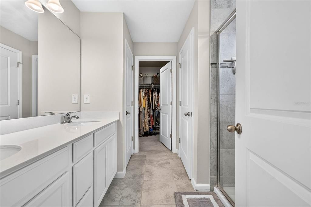 For Sale: $370,000 (3 beds, 2 baths, 1934 Square Feet)