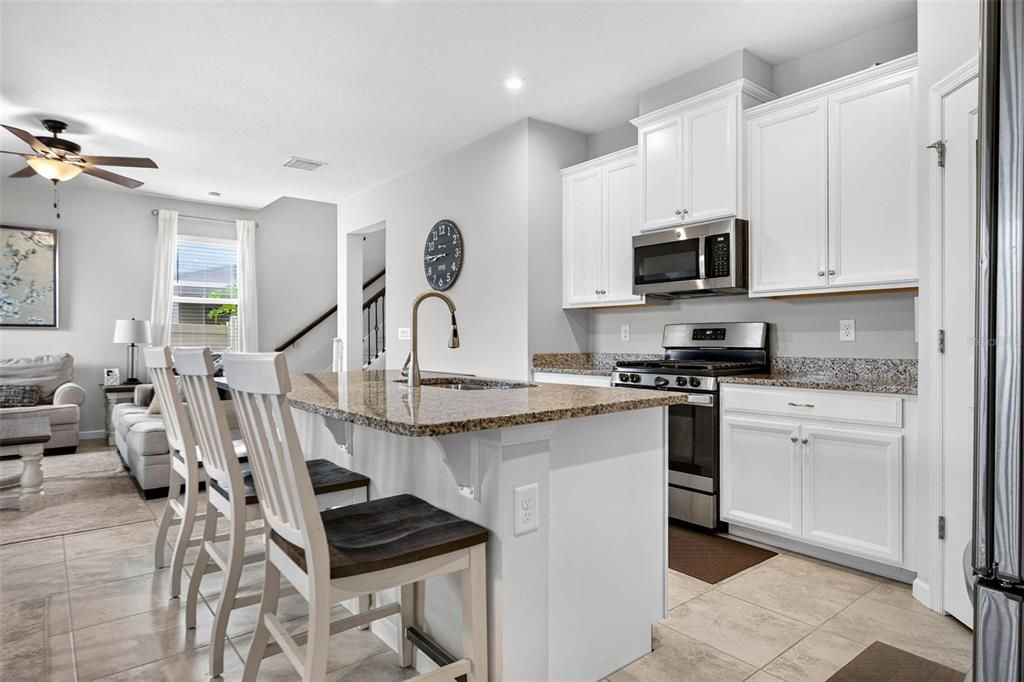 For Sale: $370,000 (3 beds, 2 baths, 1934 Square Feet)