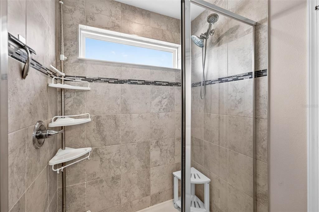 For Sale: $370,000 (3 beds, 2 baths, 1934 Square Feet)