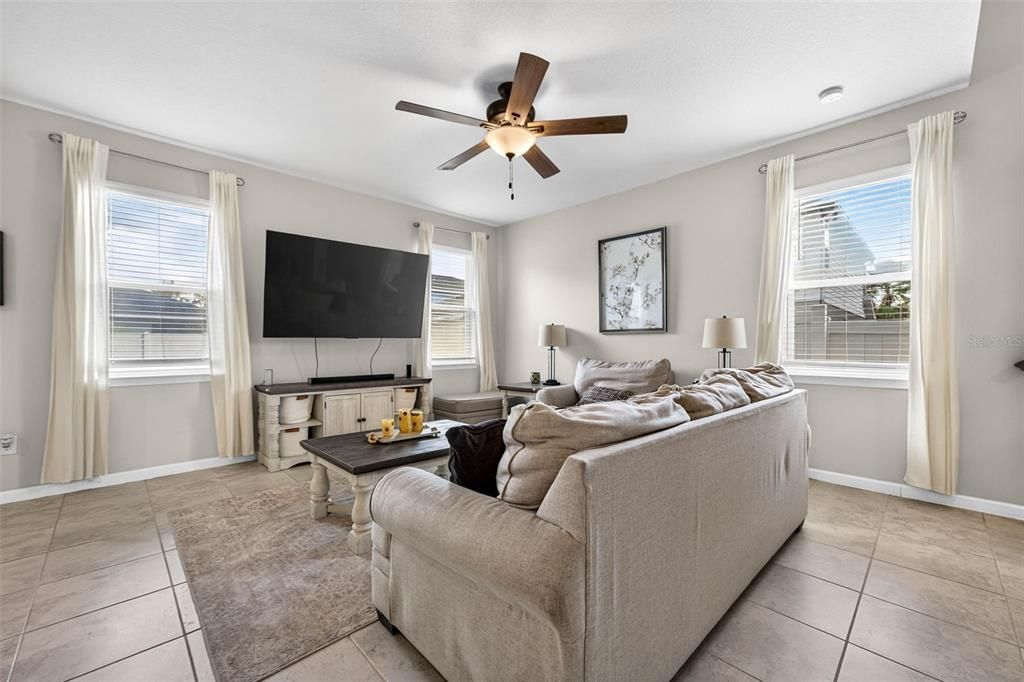 For Sale: $370,000 (3 beds, 2 baths, 1934 Square Feet)
