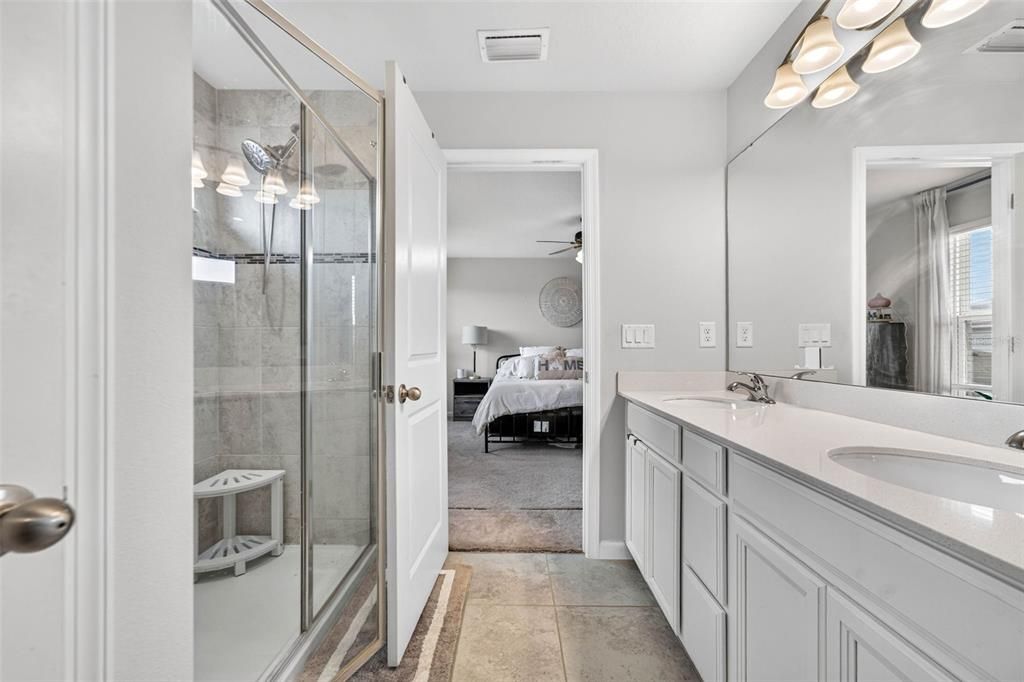 For Sale: $370,000 (3 beds, 2 baths, 1934 Square Feet)