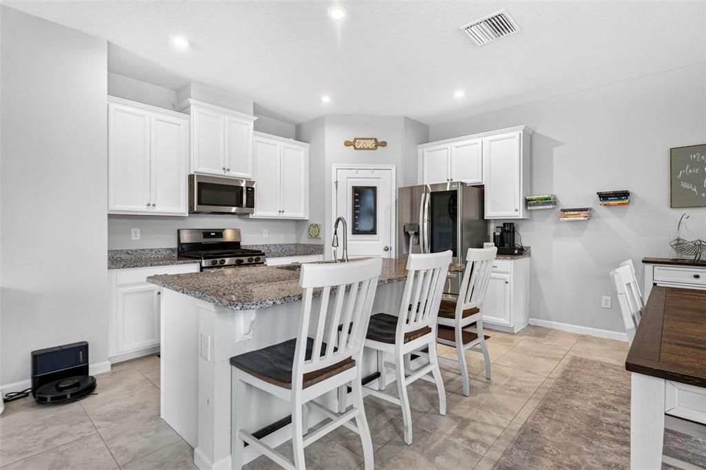 For Sale: $370,000 (3 beds, 2 baths, 1934 Square Feet)
