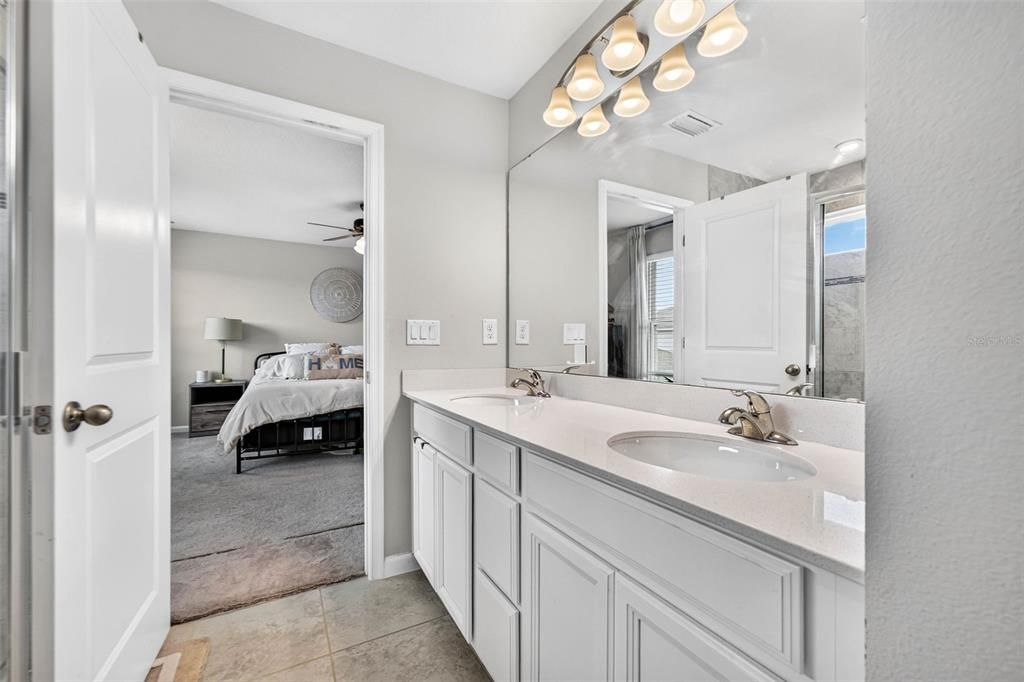 For Sale: $370,000 (3 beds, 2 baths, 1934 Square Feet)