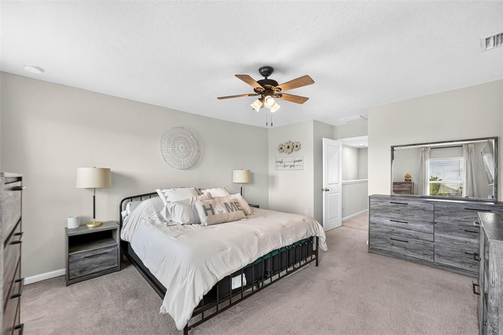 For Sale: $370,000 (3 beds, 2 baths, 1934 Square Feet)