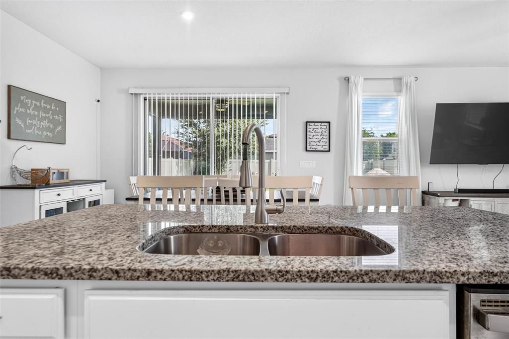 For Sale: $370,000 (3 beds, 2 baths, 1934 Square Feet)