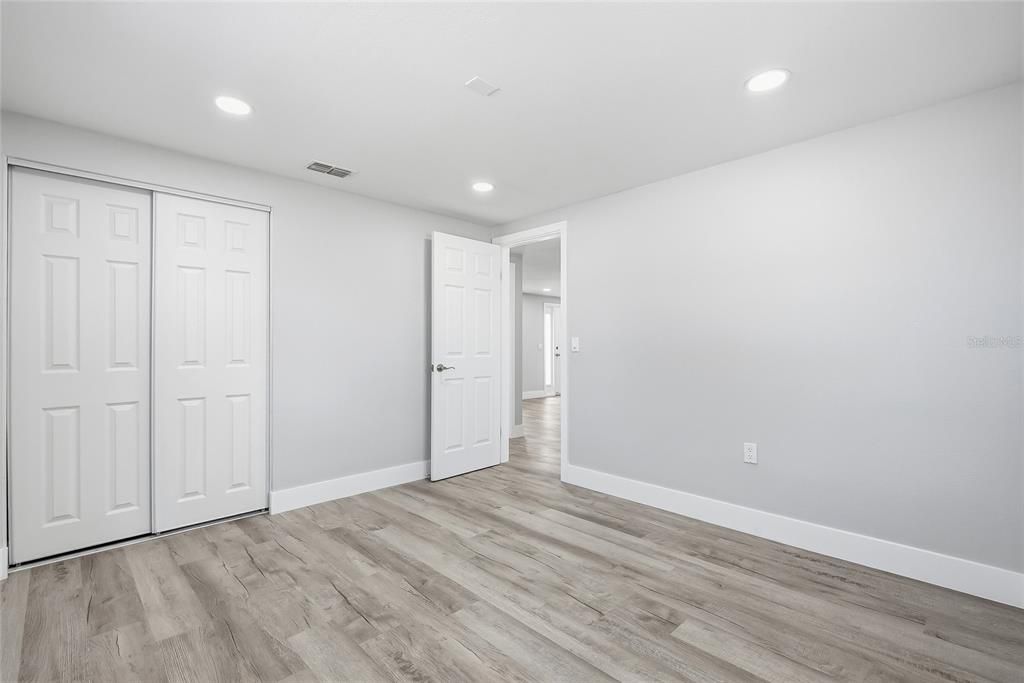For Sale: $290,000 (3 beds, 2 baths, 1132 Square Feet)