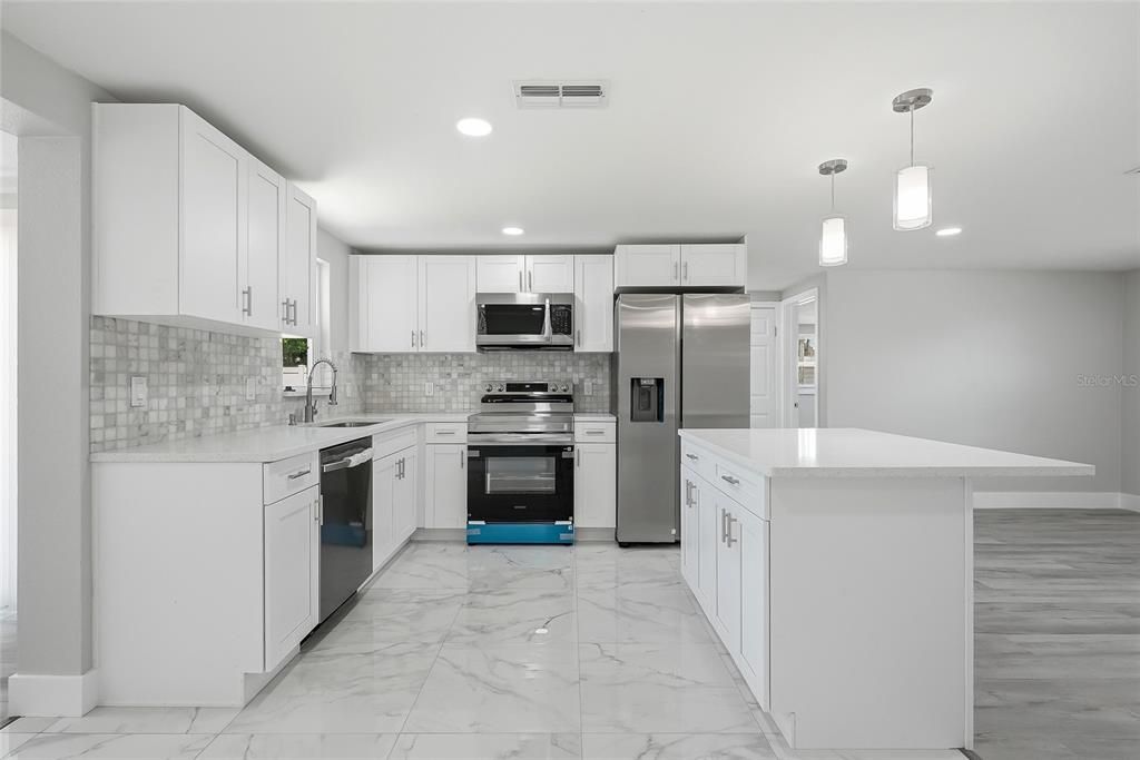 For Sale: $290,000 (3 beds, 2 baths, 1132 Square Feet)