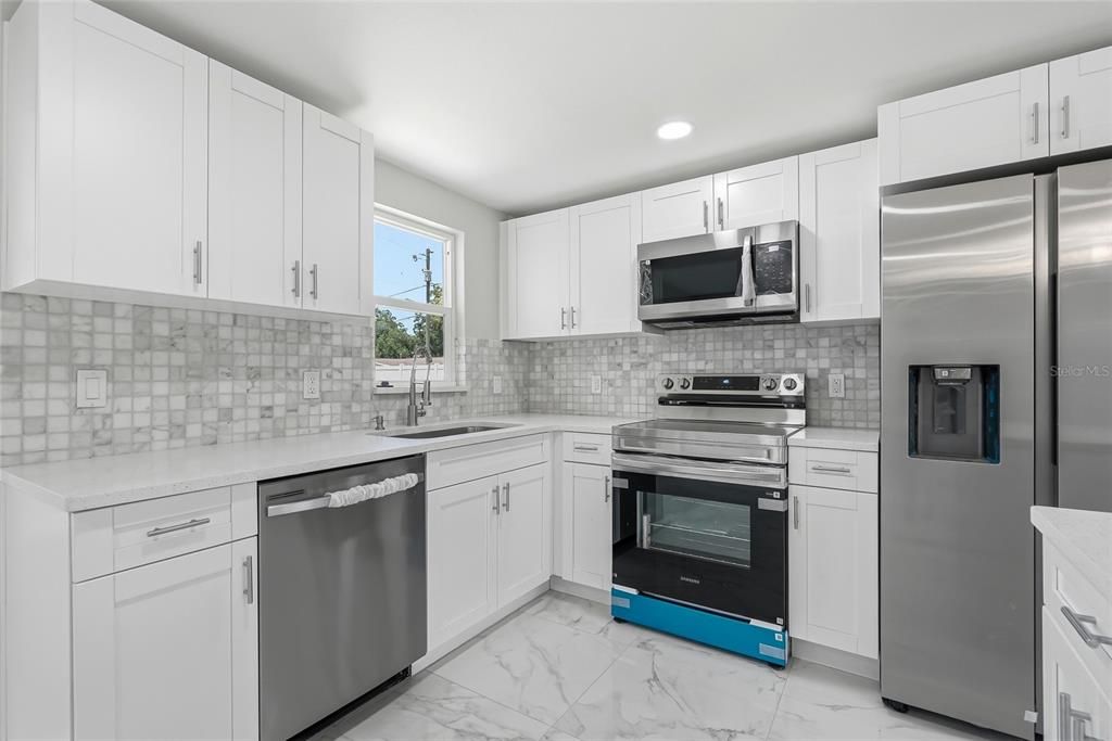 For Sale: $290,000 (3 beds, 2 baths, 1132 Square Feet)
