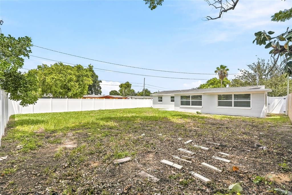 For Sale: $290,000 (3 beds, 2 baths, 1132 Square Feet)
