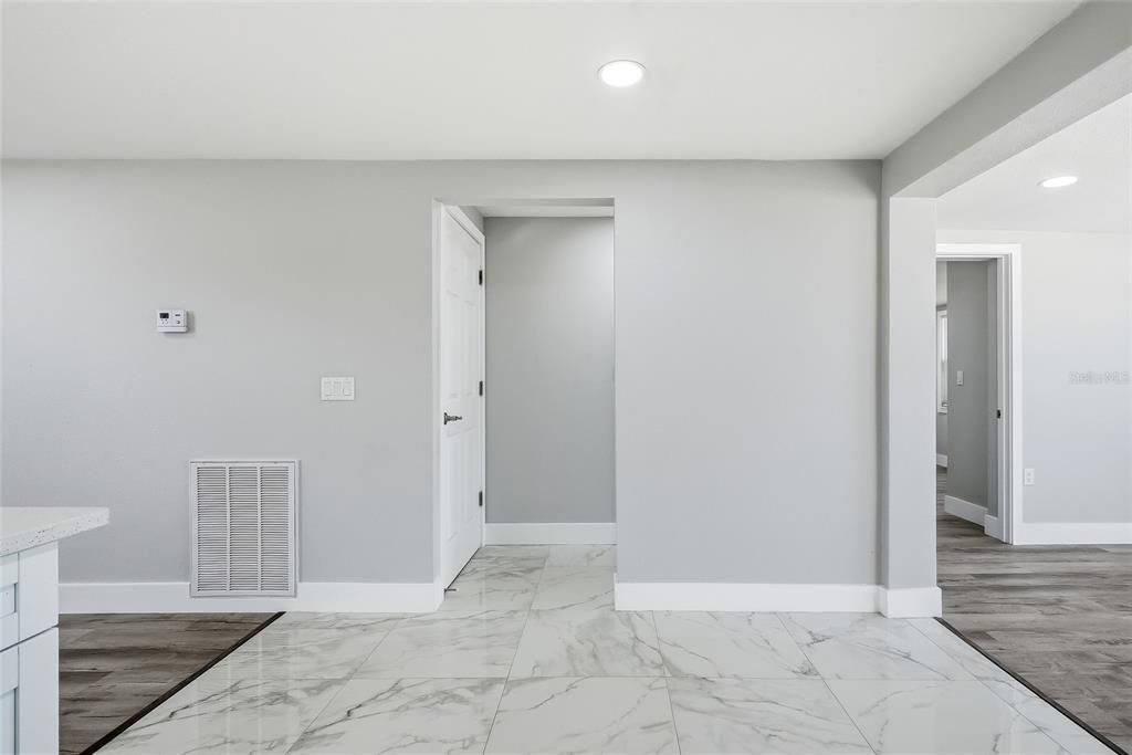 For Sale: $290,000 (3 beds, 2 baths, 1132 Square Feet)