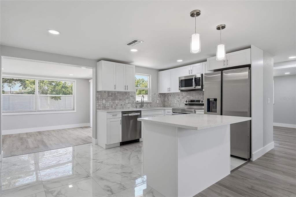 For Sale: $290,000 (3 beds, 2 baths, 1132 Square Feet)