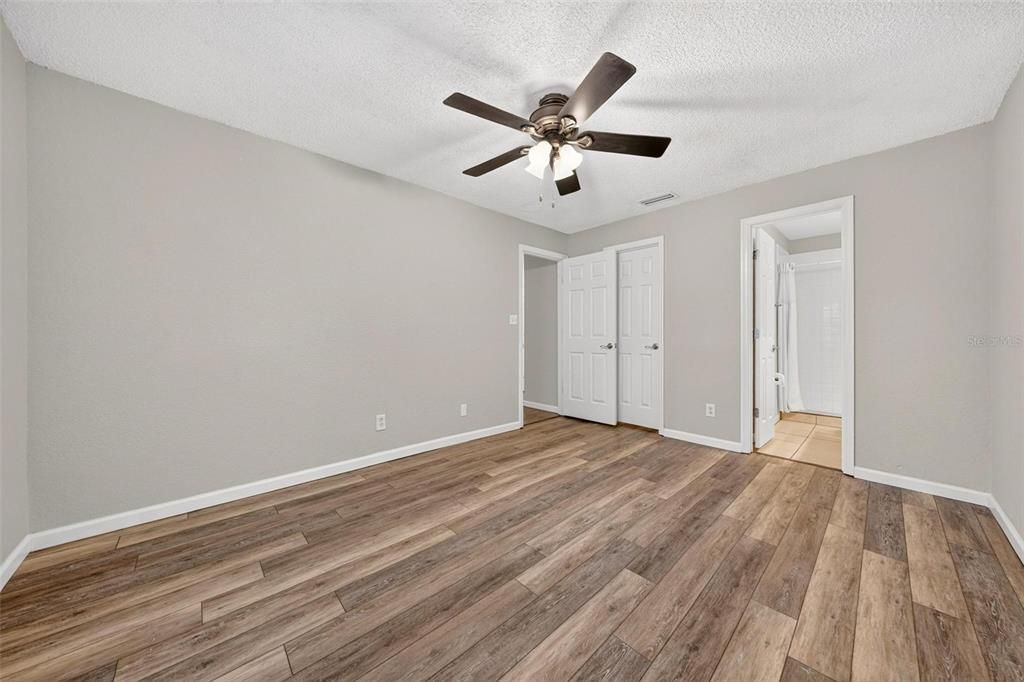 На продажу: $189,900 (2 спален, 2 ванн, 953 Квадратных фут)