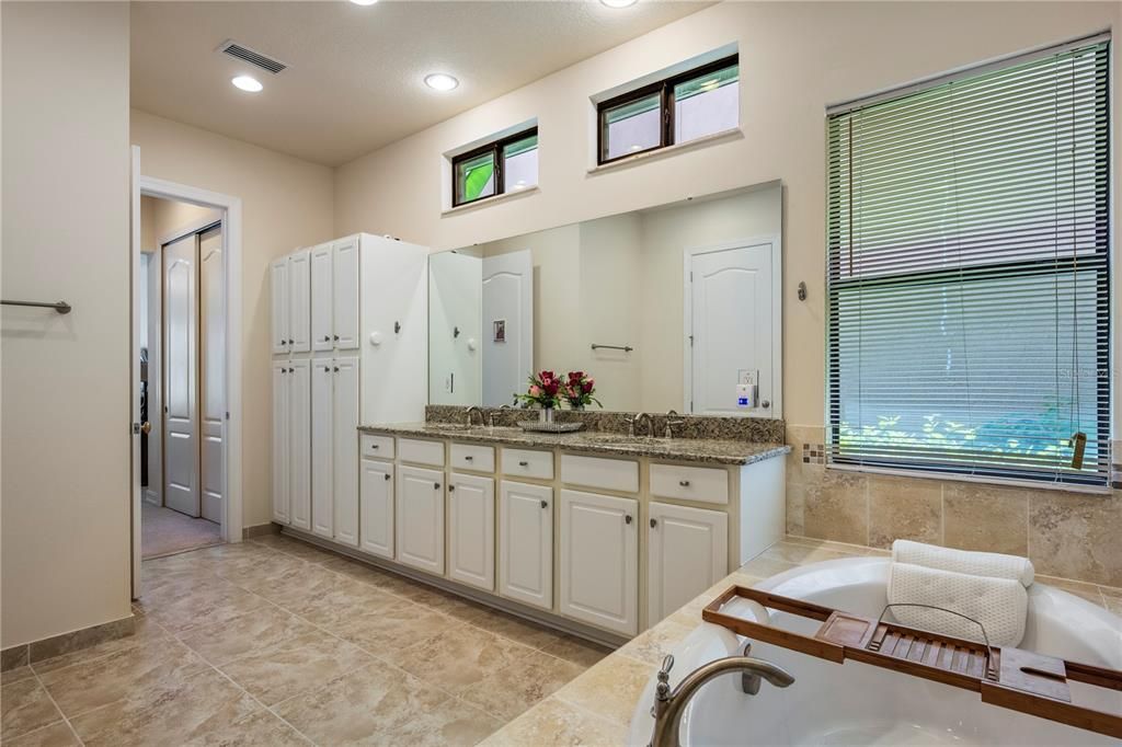 For Sale: $1,480,000 (4 beds, 3 baths, 4460 Square Feet)