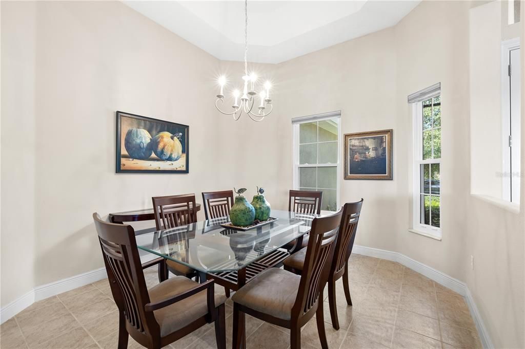 En Venta: $635,000 (4 camas, 3 baños, 2609 Pies cuadrados)