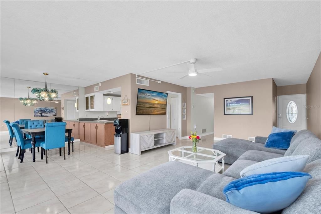 En Venta: $159,000 (2 camas, 2 baños, 1270 Pies cuadrados)