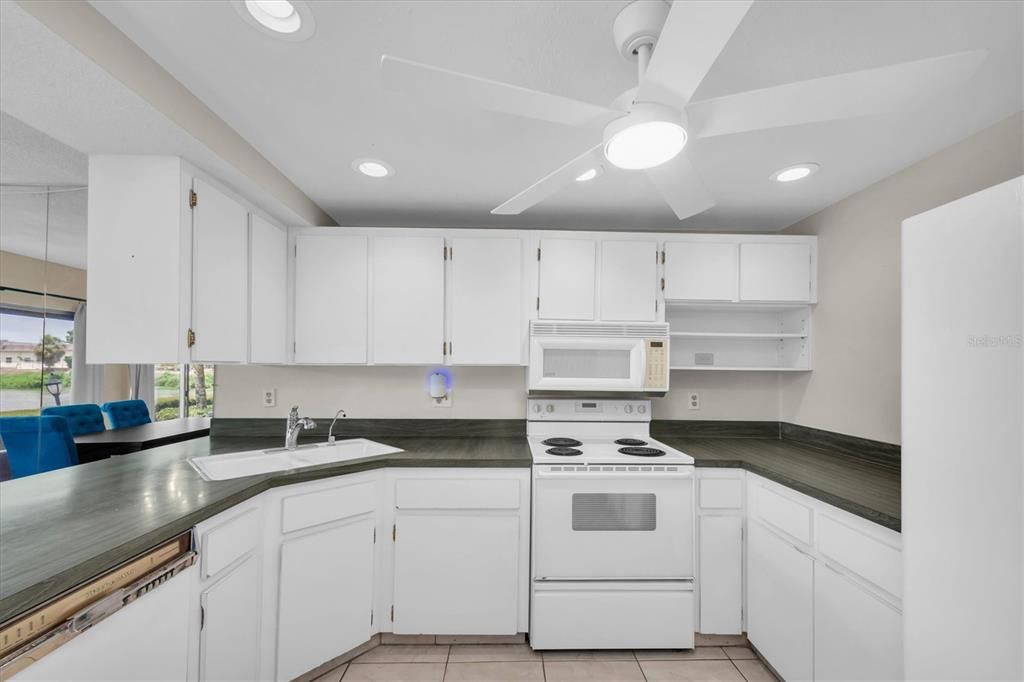 En Venta: $159,000 (2 camas, 2 baños, 1270 Pies cuadrados)