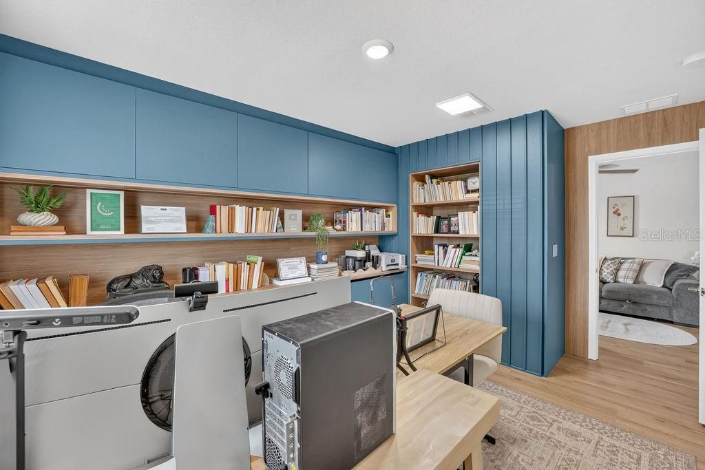 En Venta: $650,000 (5 camas, 3 baños, 2615 Pies cuadrados)