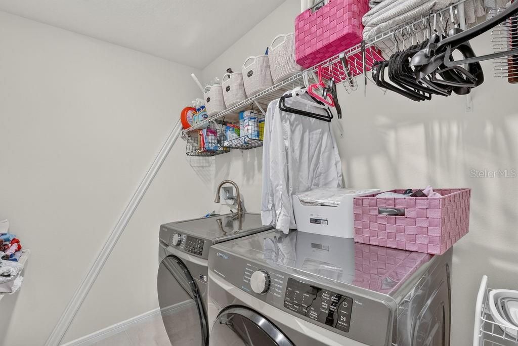 En Venta: $650,000 (5 camas, 3 baños, 2615 Pies cuadrados)
