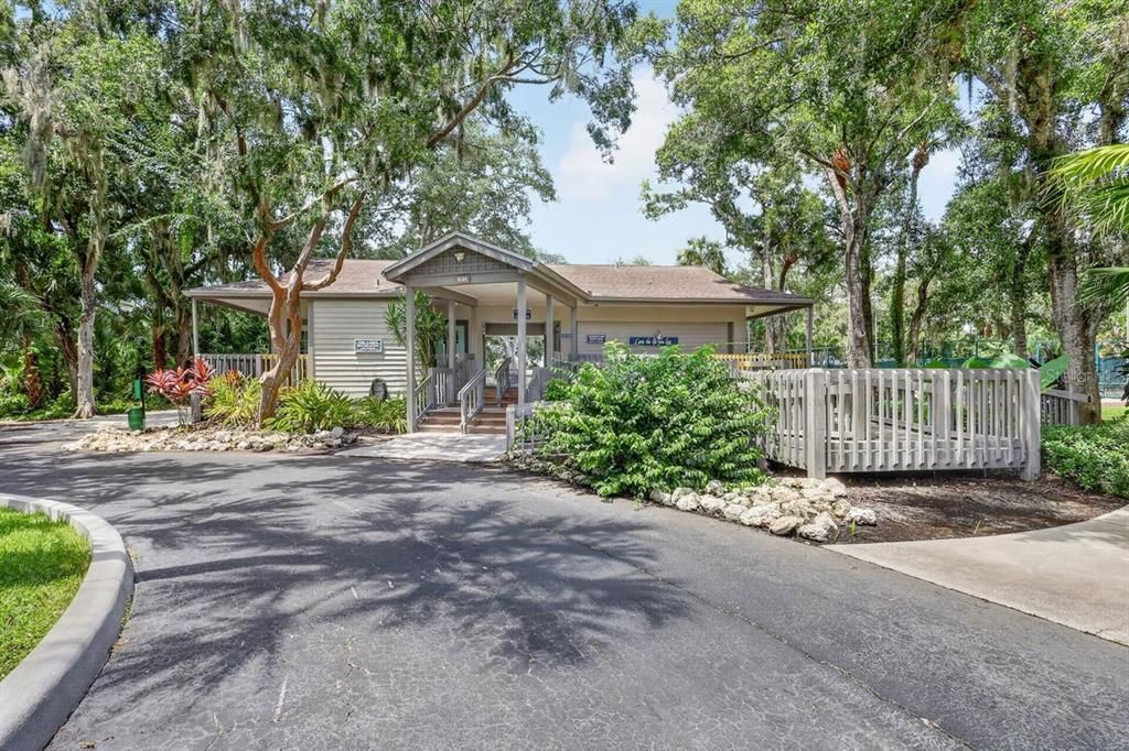 For Sale: $795,000 (4 beds, 2 baths, 2274 Square Feet)