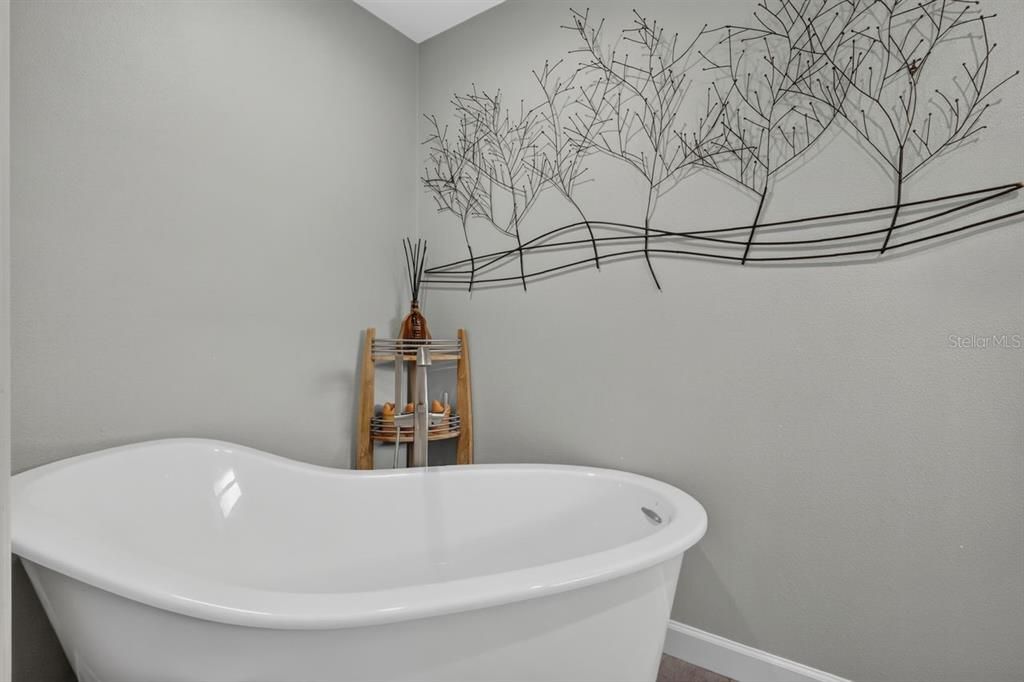For Sale: $795,000 (4 beds, 2 baths, 2274 Square Feet)