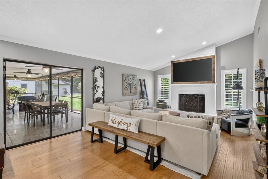 For Sale: $795,000 (4 beds, 2 baths, 2274 Square Feet)
