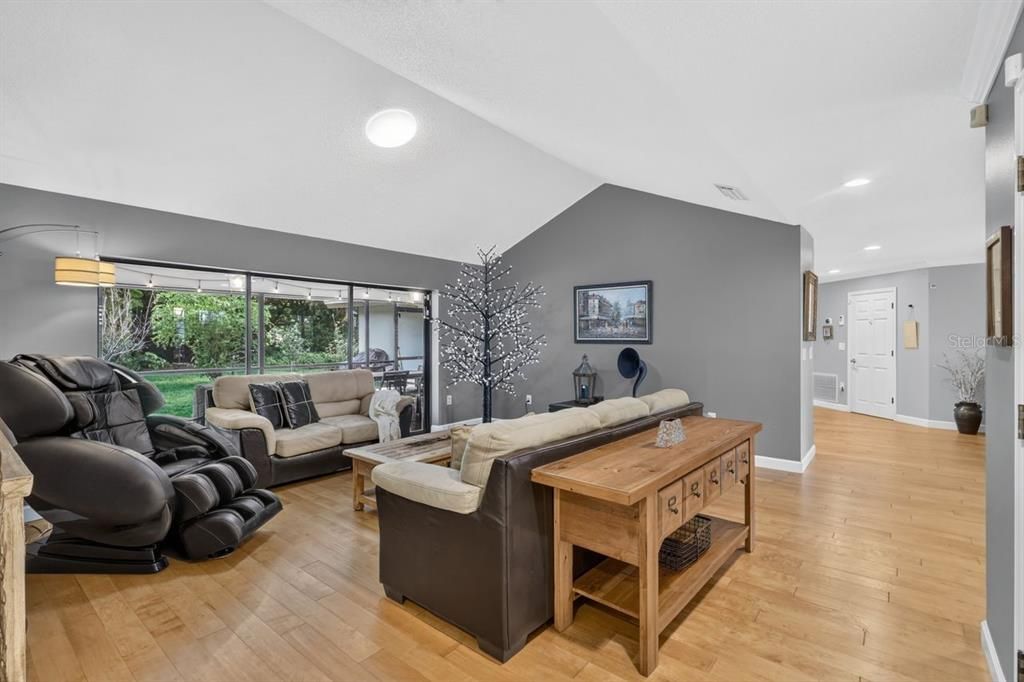 For Sale: $795,000 (4 beds, 2 baths, 2274 Square Feet)