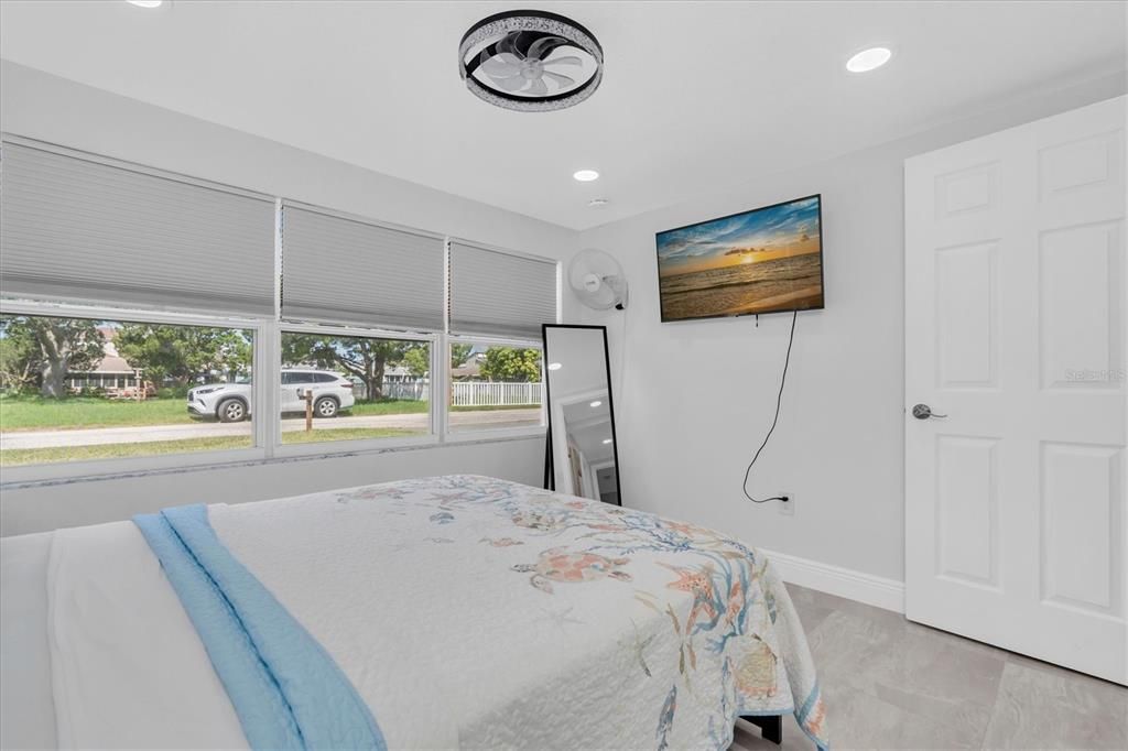 For Sale: $430,000 (3 beds, 2 baths, 1396 Square Feet)