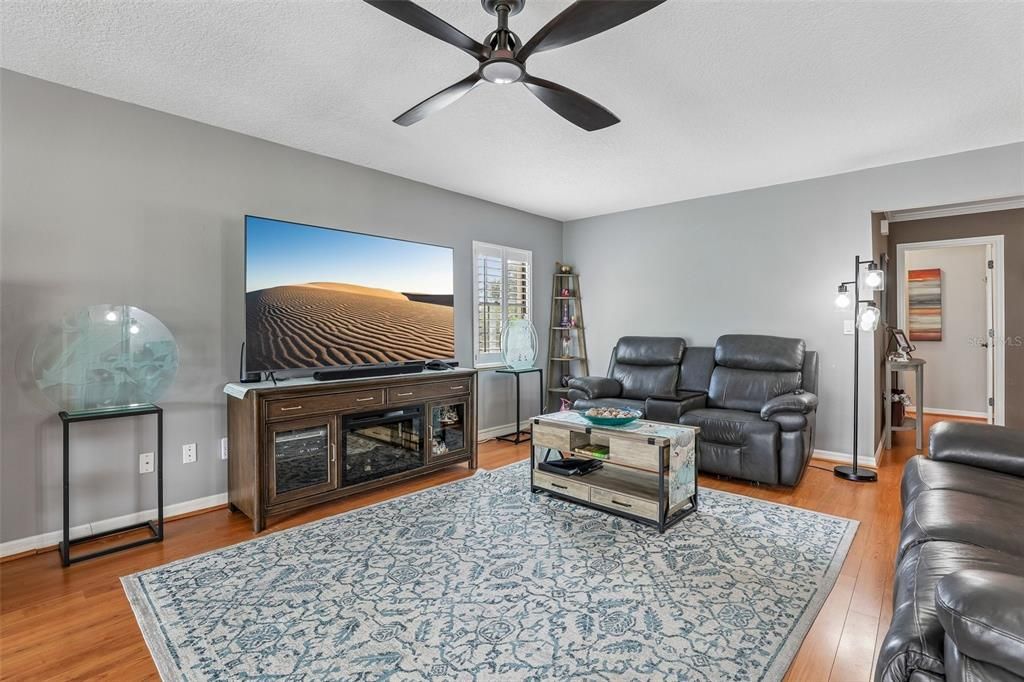 For Sale: $435,000 (2 beds, 2 baths, 2205 Square Feet)