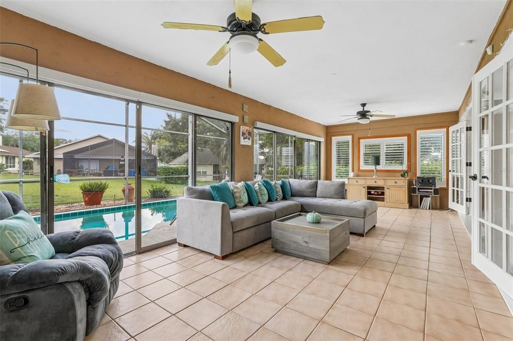 For Sale: $435,000 (2 beds, 2 baths, 2205 Square Feet)