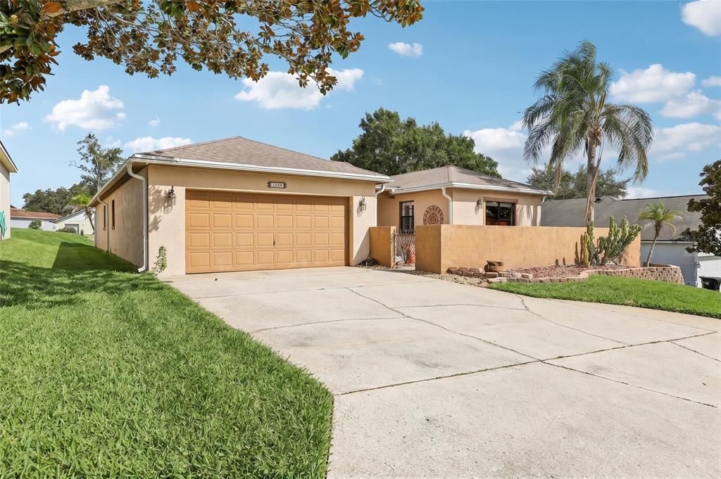 For Sale: $435,000 (2 beds, 2 baths, 2205 Square Feet)