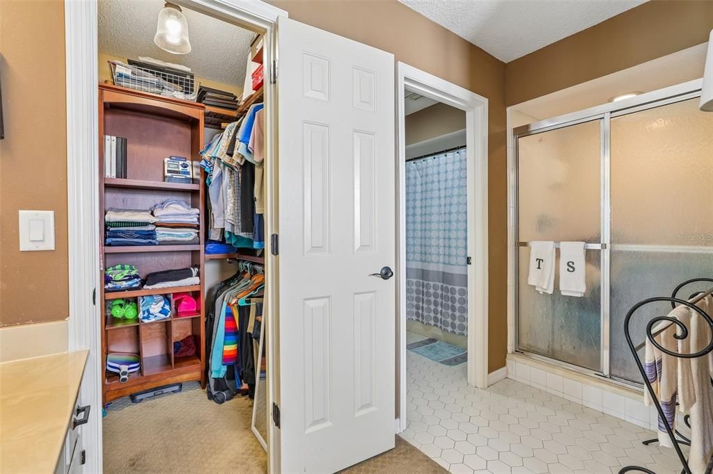 For Sale: $435,000 (2 beds, 2 baths, 2205 Square Feet)