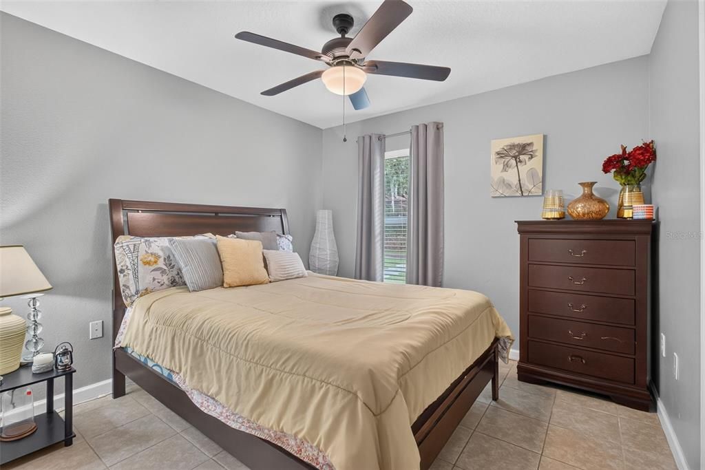 For Rent: $2,400 (4 beds, 2 baths, 1952 Square Feet)