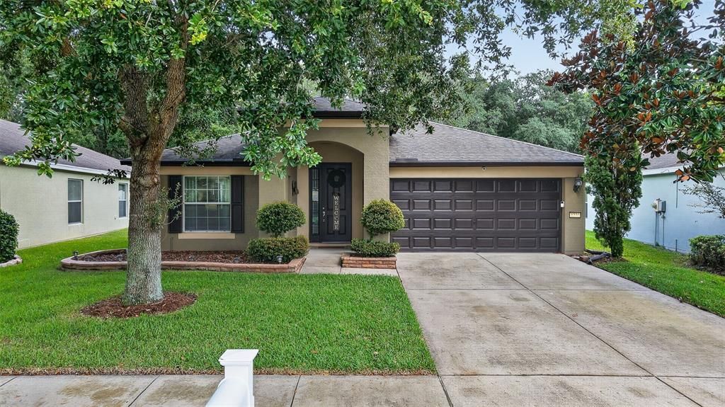 For Rent: $2,400 (4 beds, 2 baths, 1952 Square Feet)