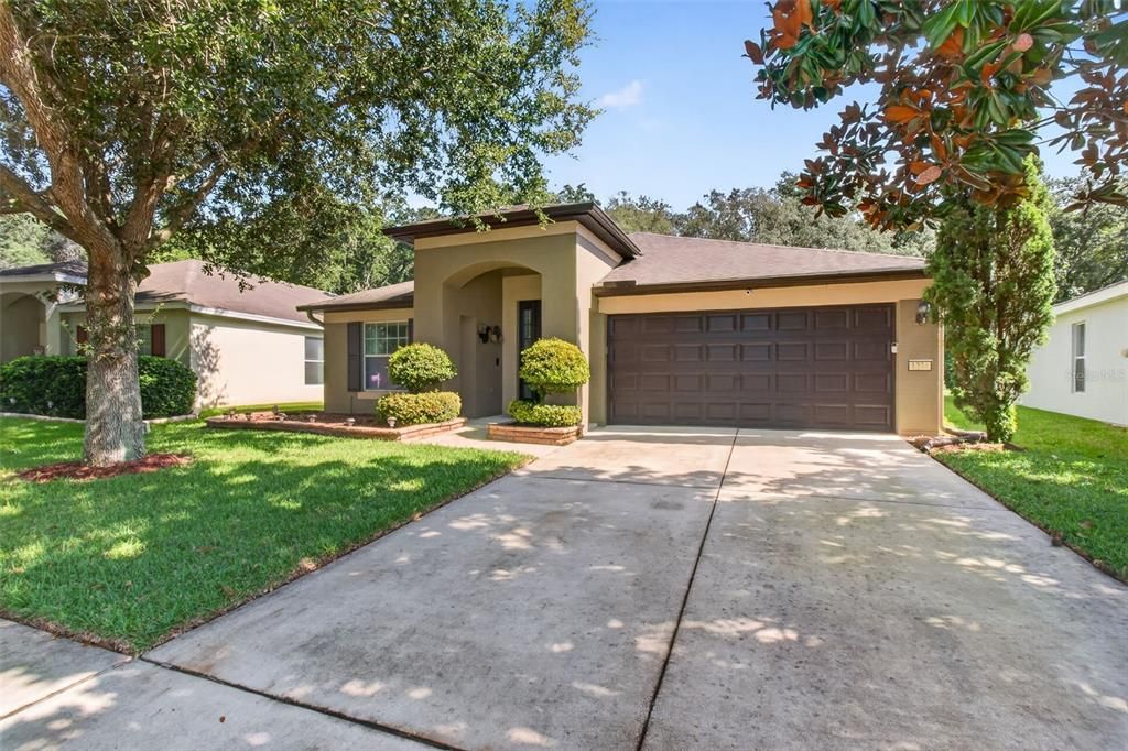 For Rent: $2,400 (4 beds, 2 baths, 1952 Square Feet)