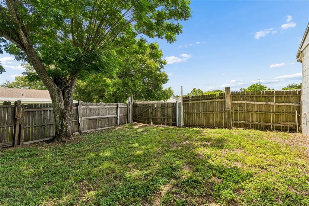 For Sale: $295,000 (3 beds, 2 baths, 1677 Square Feet)
