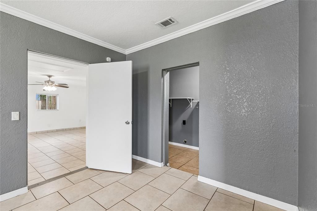 For Sale: $295,000 (3 beds, 2 baths, 1677 Square Feet)