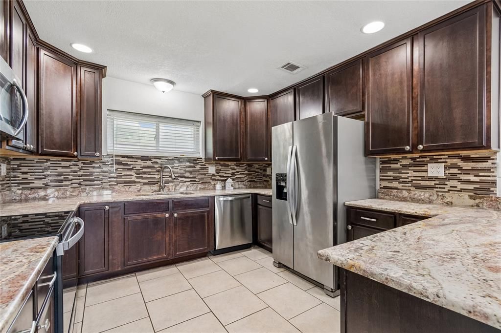 For Sale: $295,000 (3 beds, 2 baths, 1677 Square Feet)