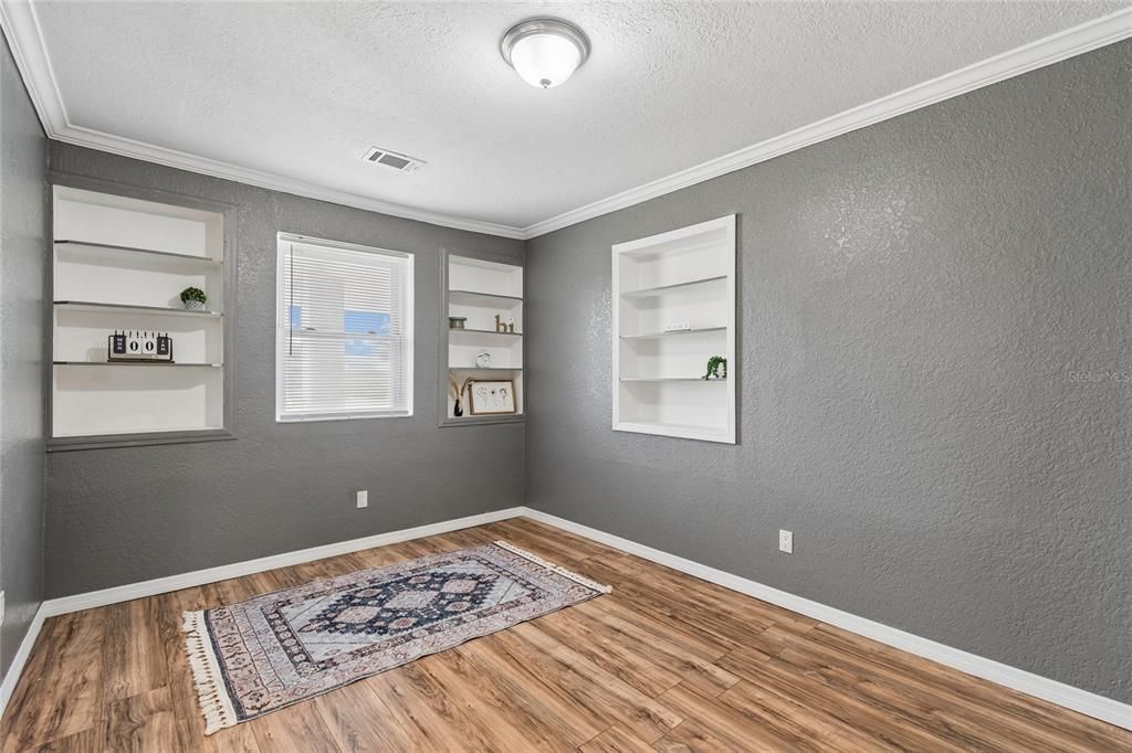 For Sale: $295,000 (3 beds, 2 baths, 1677 Square Feet)