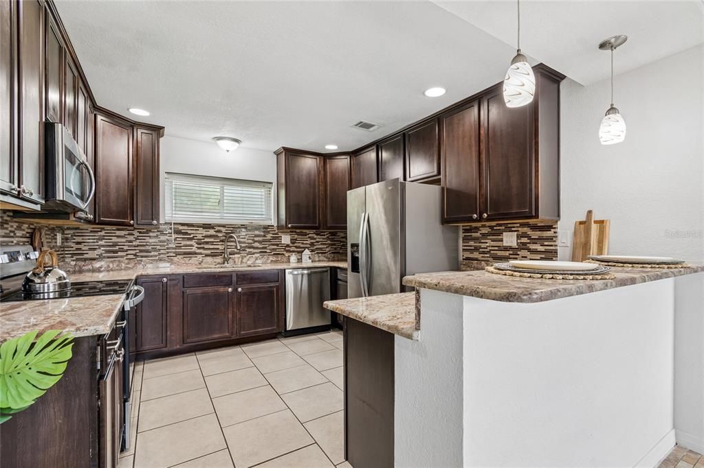 For Sale: $295,000 (3 beds, 2 baths, 1677 Square Feet)