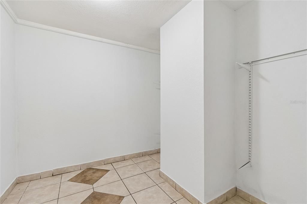 For Sale: $295,000 (3 beds, 2 baths, 1677 Square Feet)