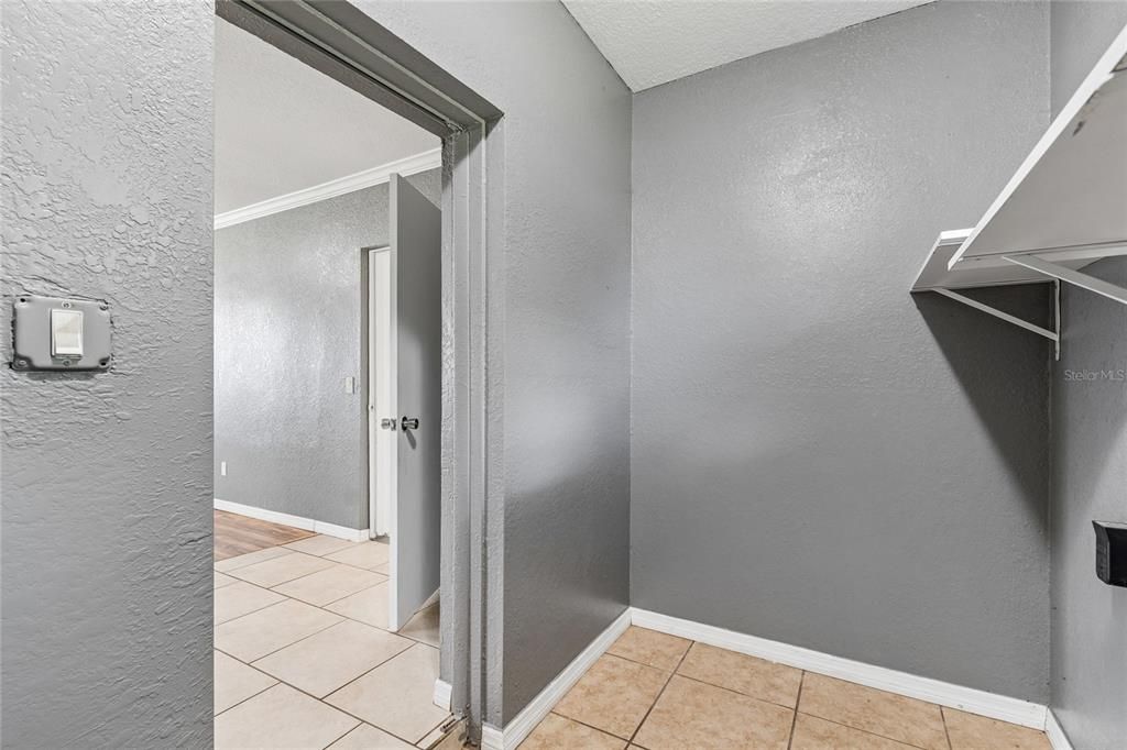 For Sale: $295,000 (3 beds, 2 baths, 1677 Square Feet)