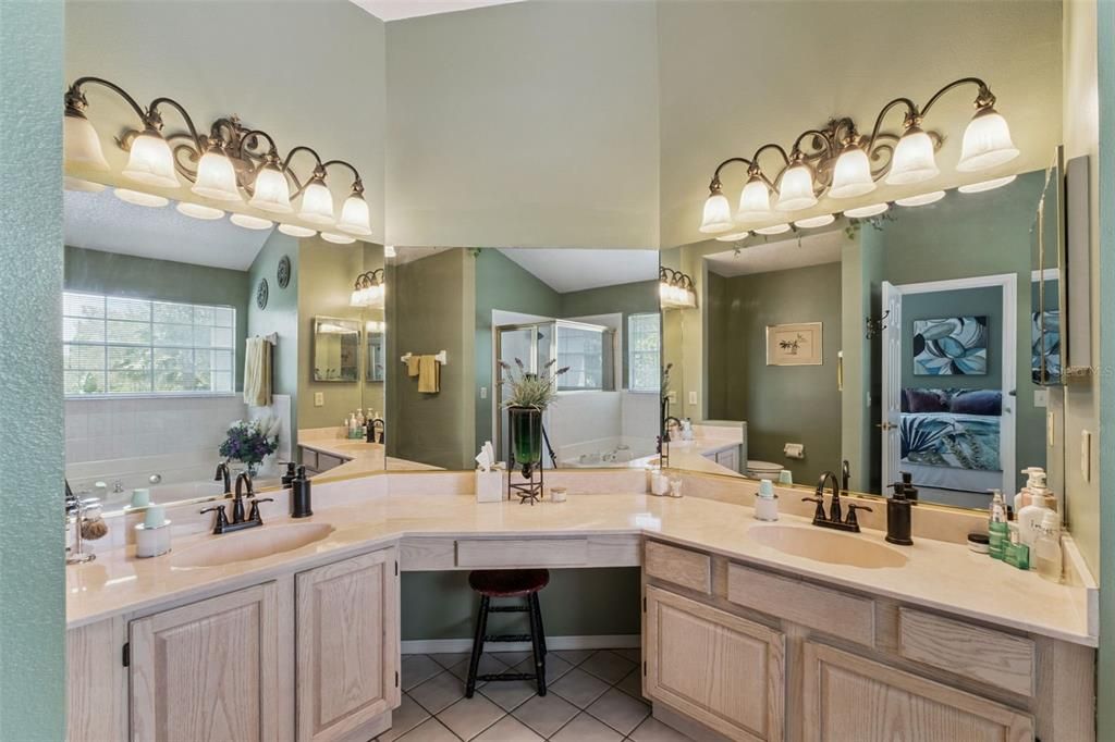 For Sale: $525,000 (3 beds, 3 baths, 2209 Square Feet)