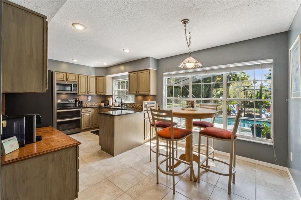 For Sale: $525,000 (3 beds, 3 baths, 2209 Square Feet)