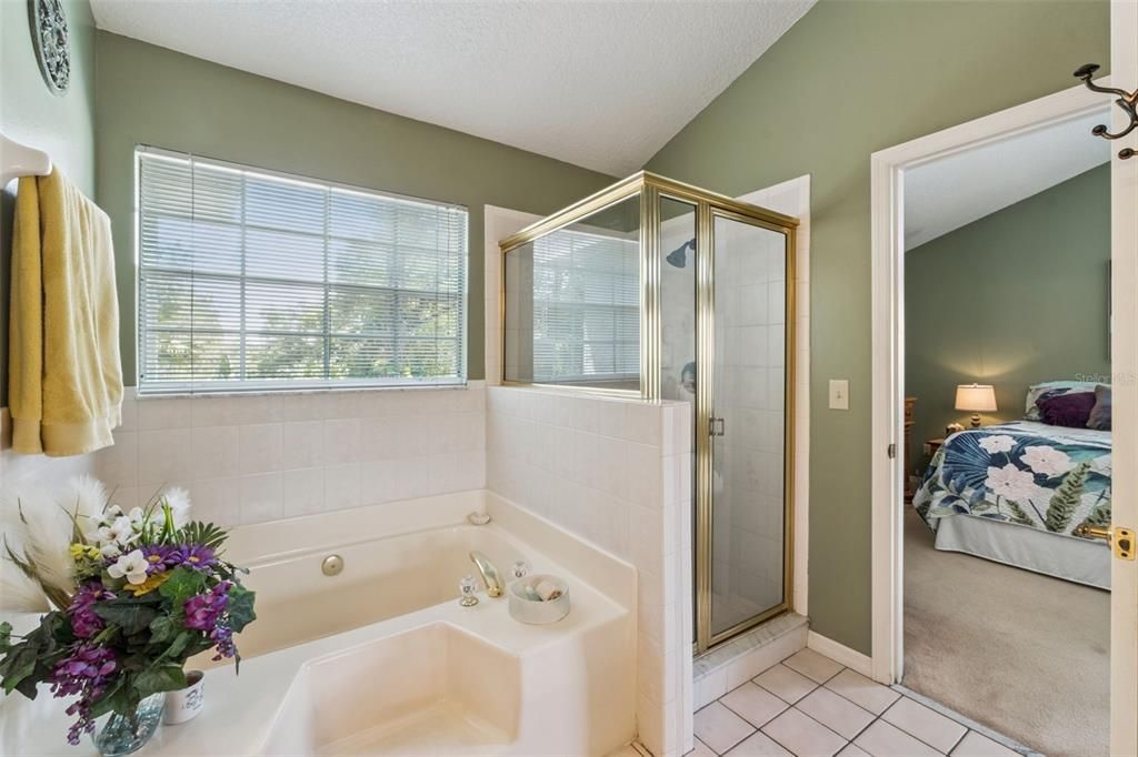 For Sale: $525,000 (3 beds, 3 baths, 2209 Square Feet)