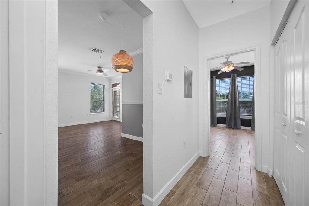 For Rent: $1,950 (1 beds, 1 baths, 780 Square Feet)