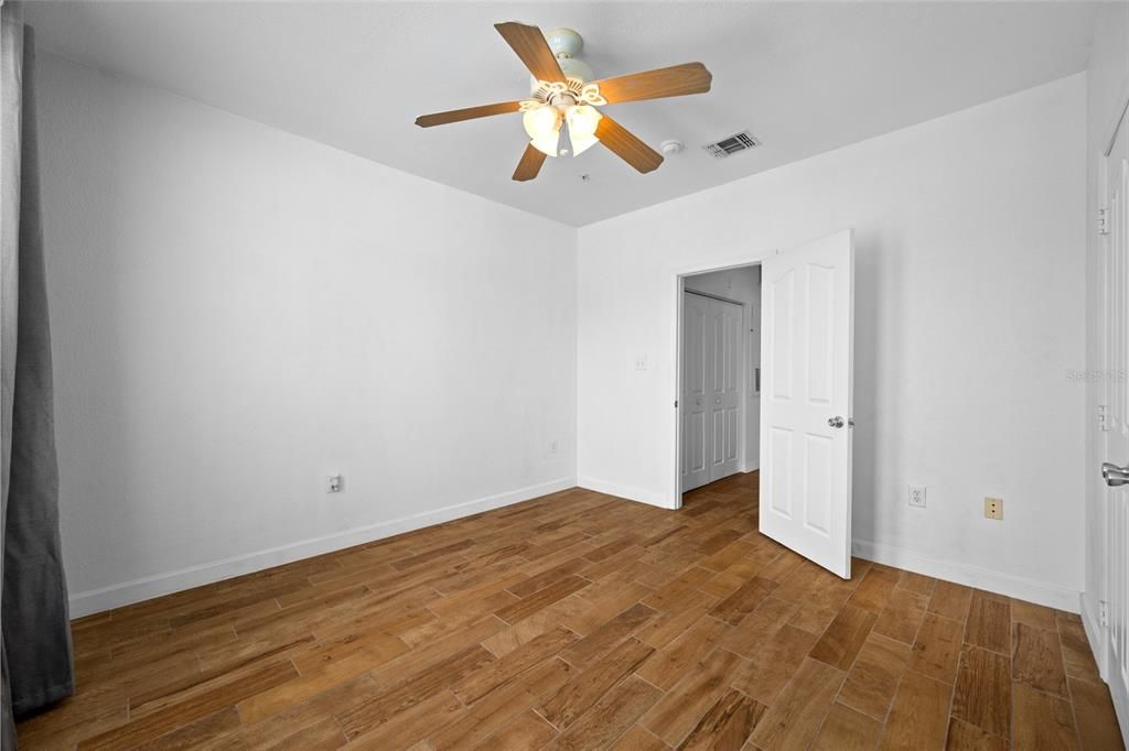 For Rent: $1,950 (1 beds, 1 baths, 780 Square Feet)