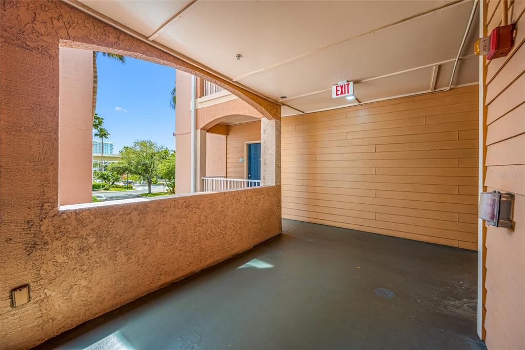 For Rent: $1,950 (1 beds, 1 baths, 780 Square Feet)