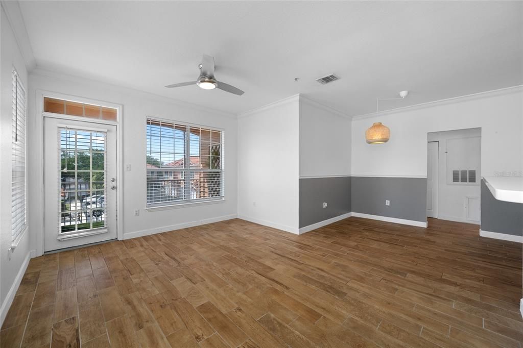 For Rent: $1,950 (1 beds, 1 baths, 780 Square Feet)