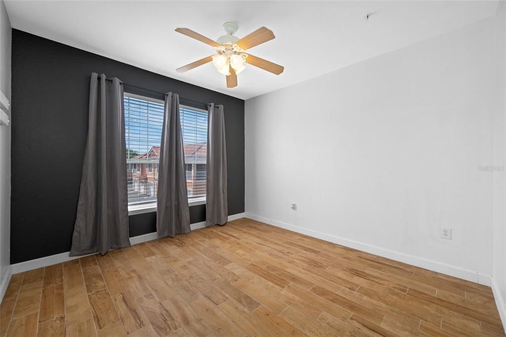 For Rent: $1,950 (1 beds, 1 baths, 780 Square Feet)