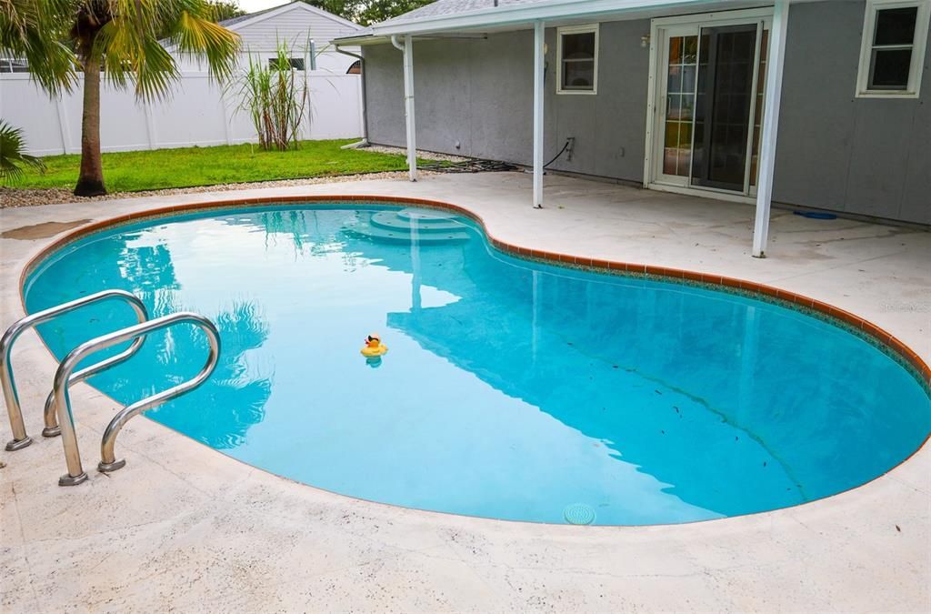 For Rent: $2,800 (2 beds, 2 baths, 910 Square Feet)